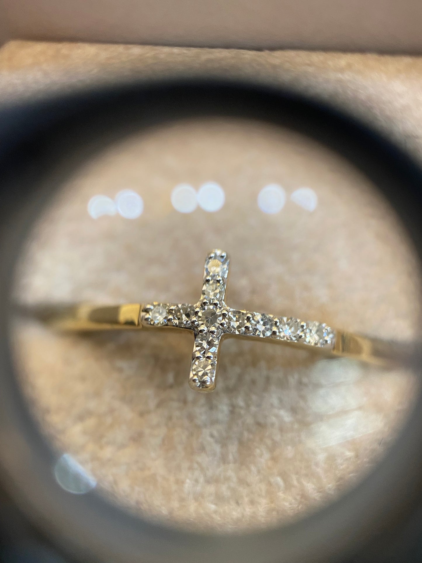Sárga arany keresztes gyémánt gyűrű
