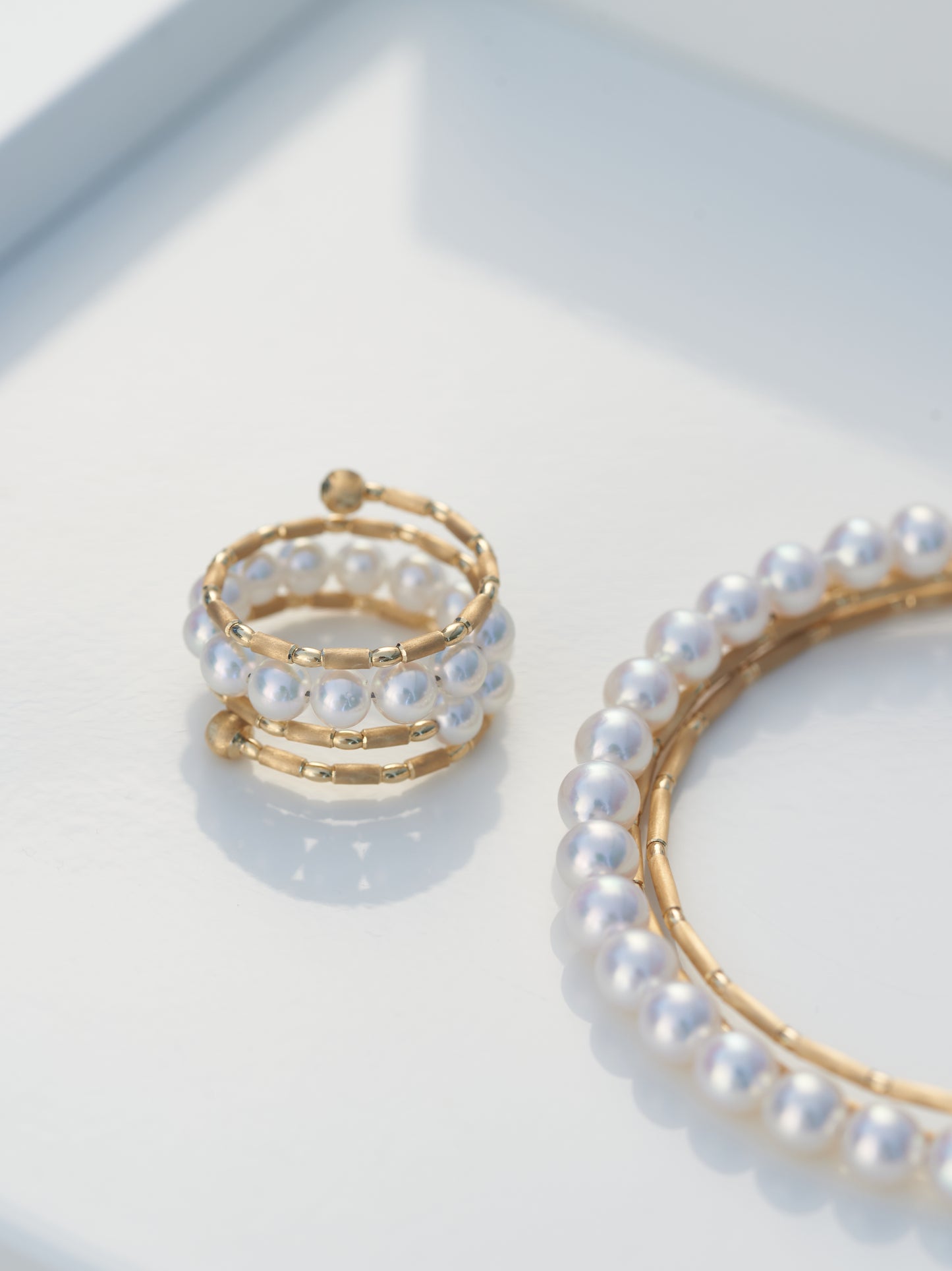 DELICATE WRAP ARANY GYŰRŰ AKOYA GYÖNGGYEL