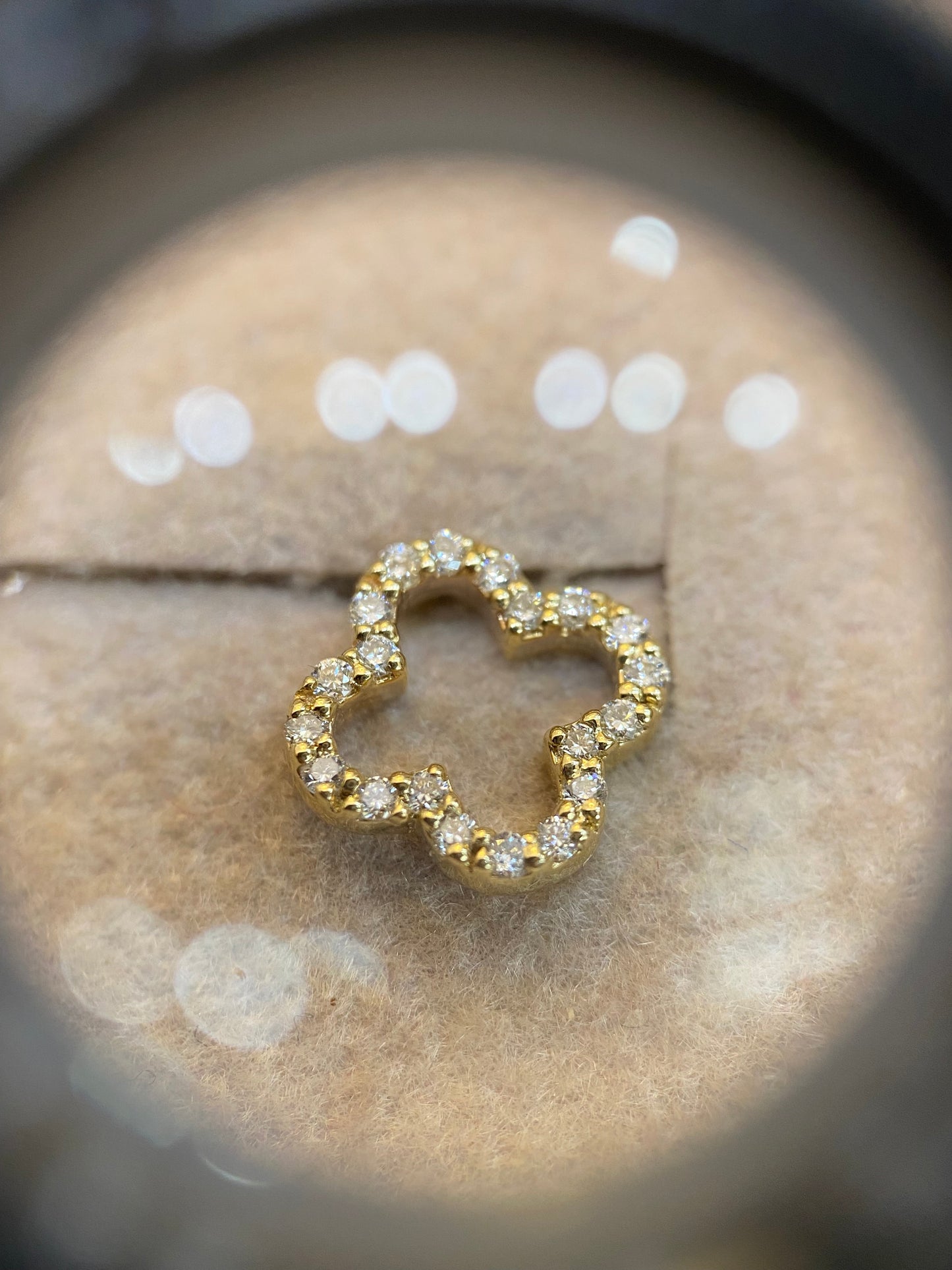 Sárga arany gyémánt virágos fülbevaló