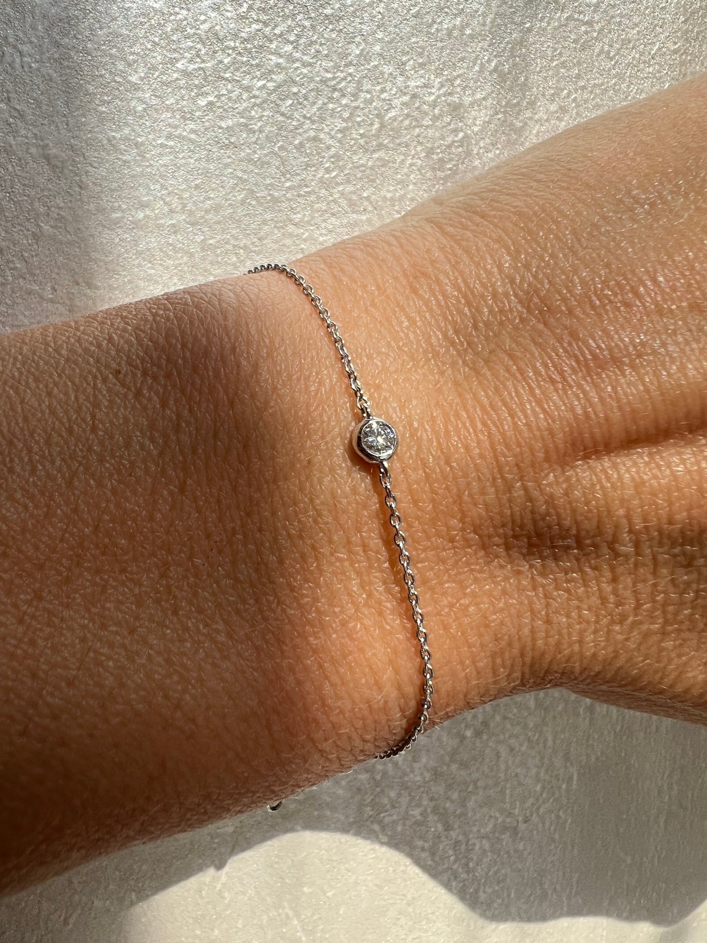 18 kt Fehér arany gyémánt karkötő 0,08 ct
