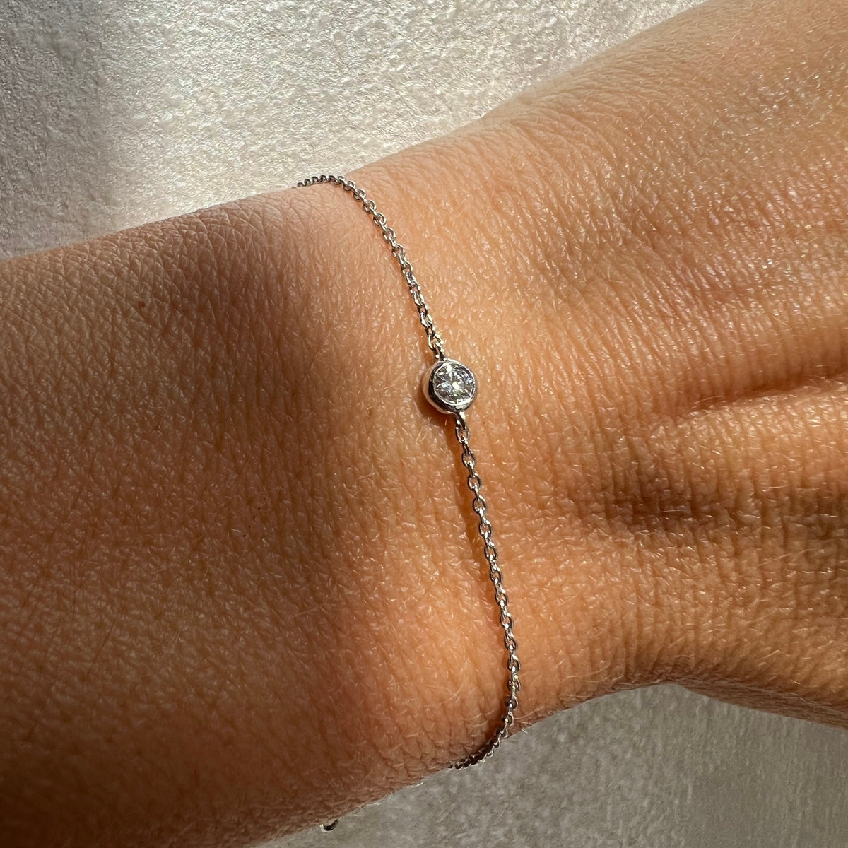 18 kt Fehér arany gyémánt karkötő 0,08 ct