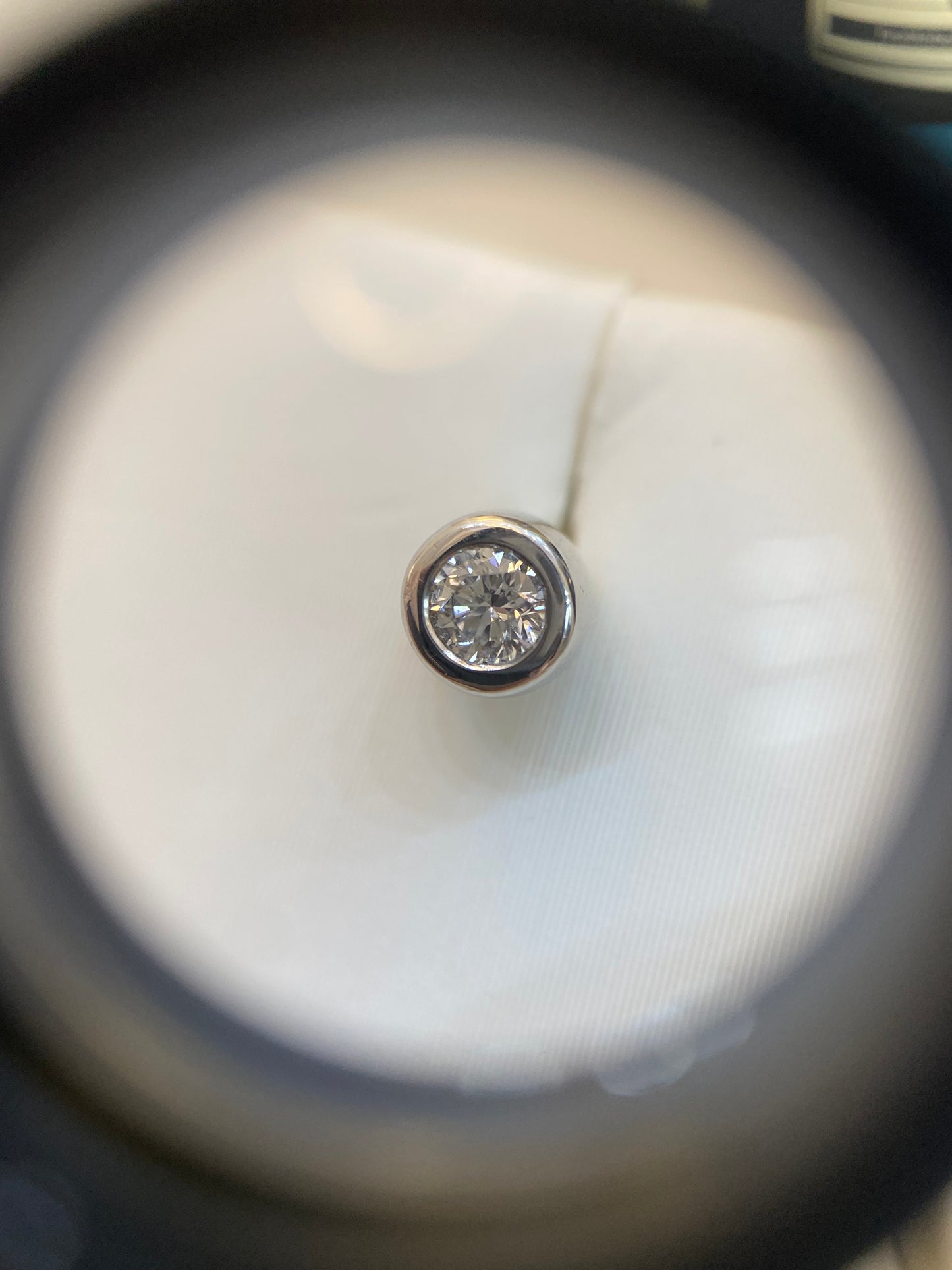 Fehér arany gyémánt fülbevaló