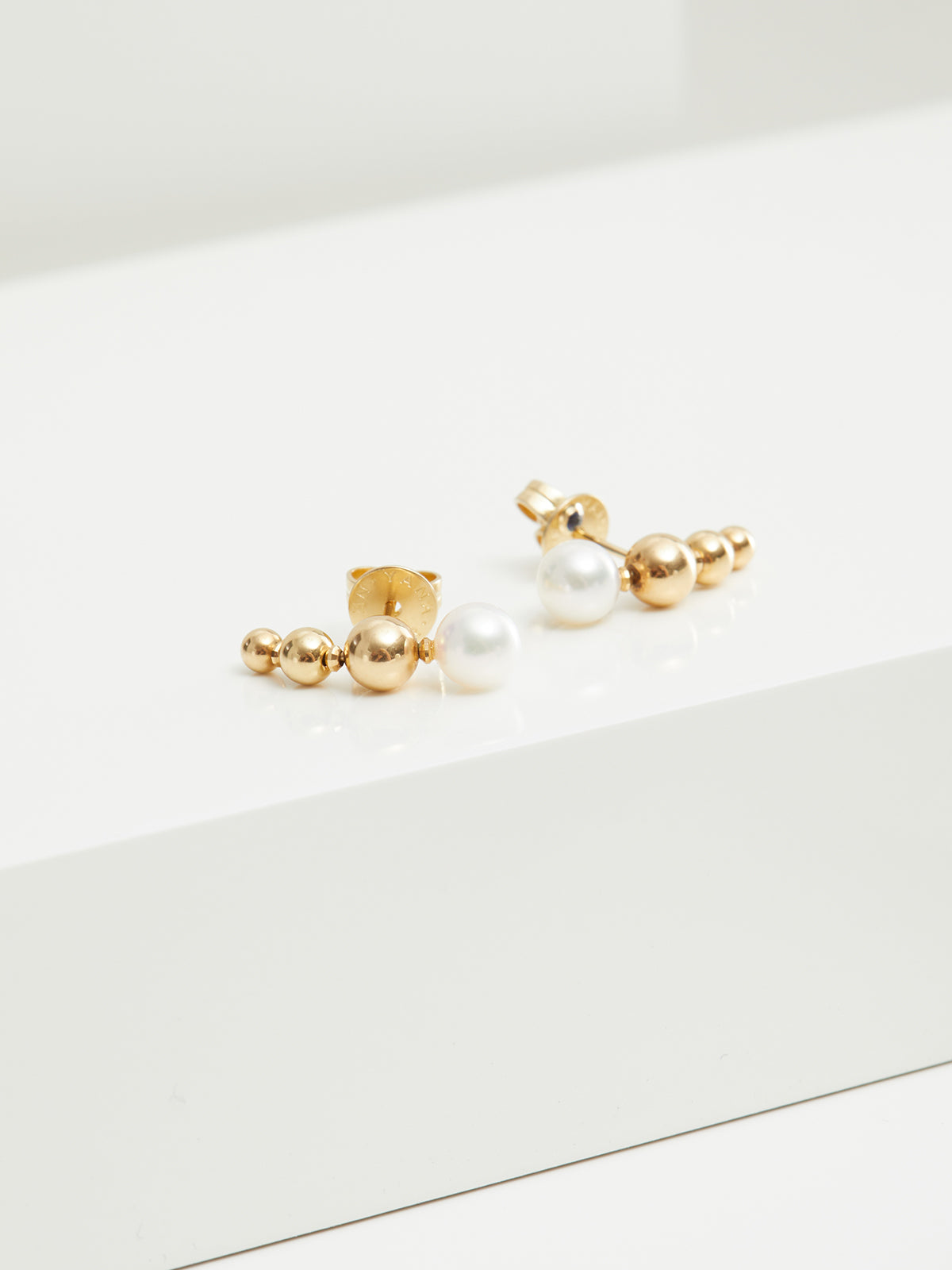 CHARMANT sárga arany fülbevaló akoya gyönggyel