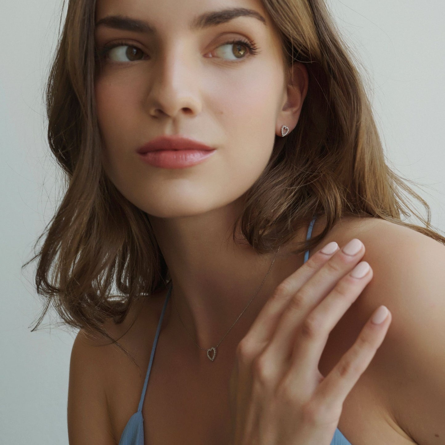 White gold diamond heart earrings