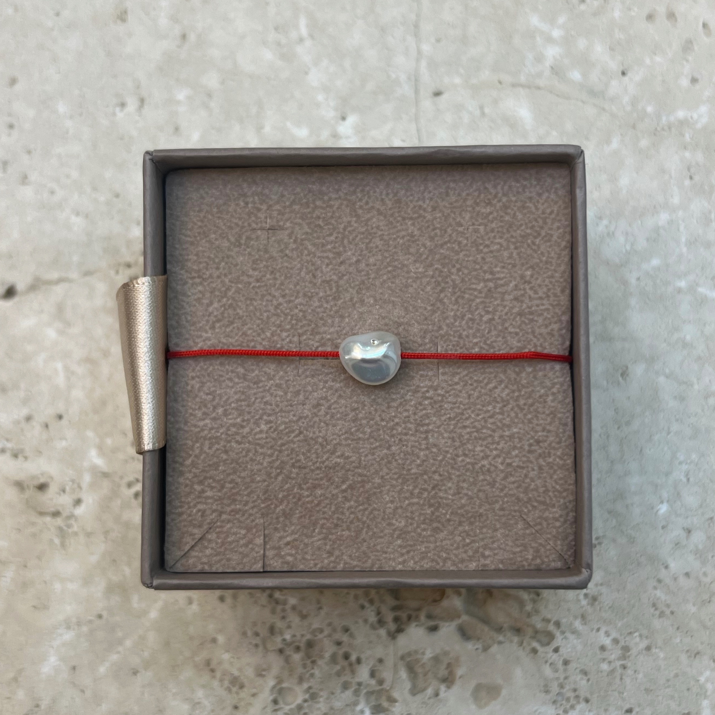 Pearl&Diamond Signiture piros karkötő