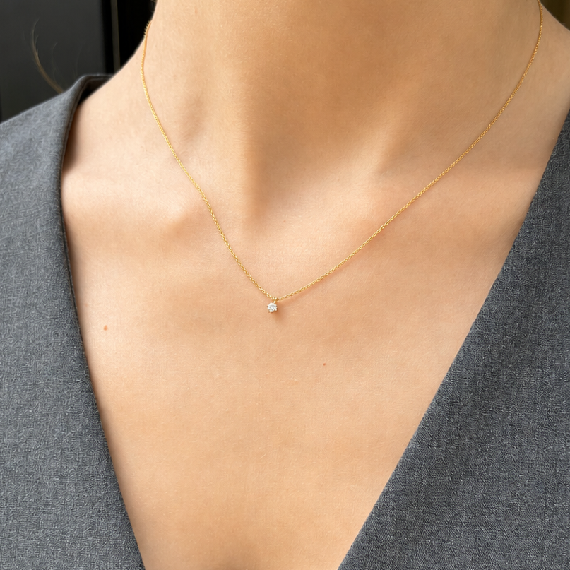 14 kt sárga arany 0,05 ct 4 karmos gyémánt nyaklánc