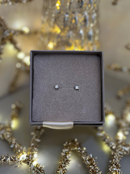 Fehér arany gyémánt fülbevaló