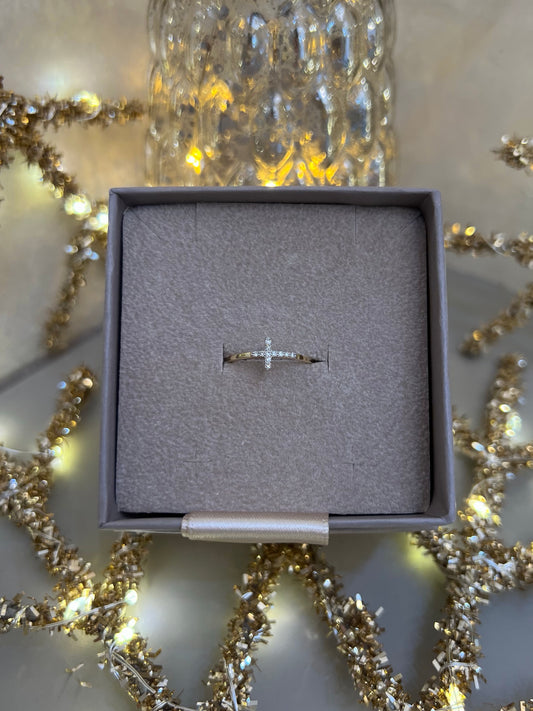 Sárga arany keresztes gyémánt gyűrű