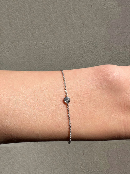 18 kt Fehér arany gyémánt karkötő 0,08 ct