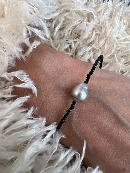 P&D EZÜST NOIR PEARL karkörkötő