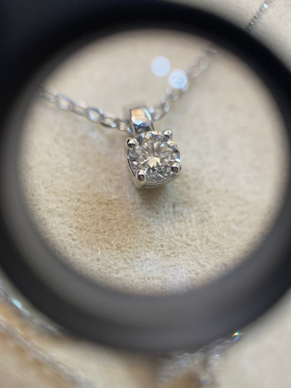 Fehér arany karmos gyémánt nyaklánc