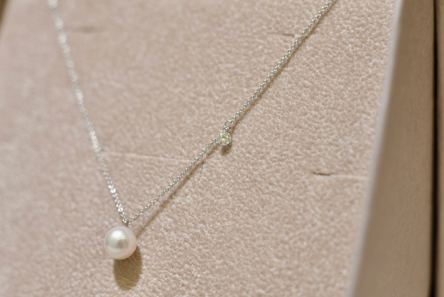 Pearl&Diamond fehér arany nyaklánc