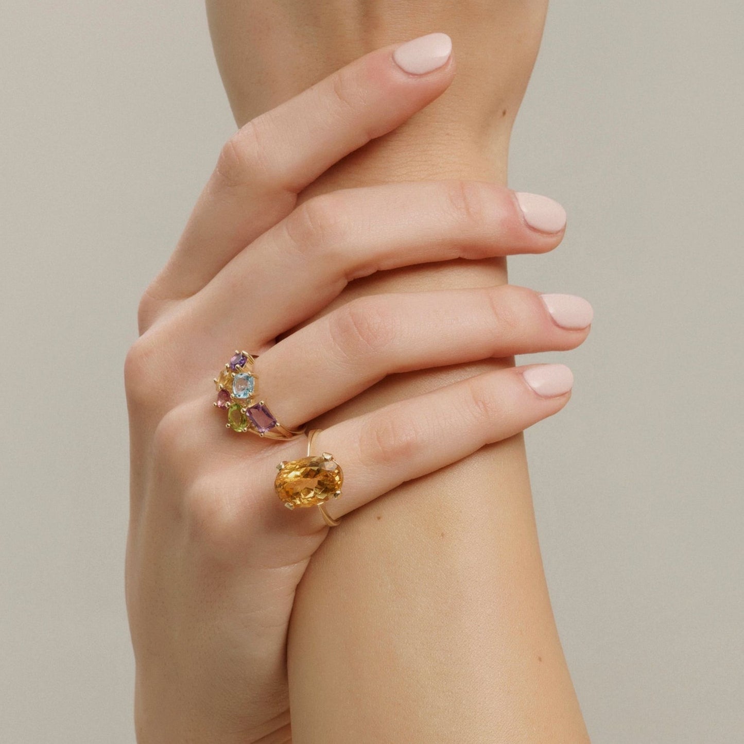 Sárga arany drágaköves gyűrű, színes topázzal