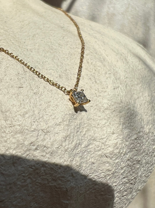 18 kt Sárga arany princess csiszolású 0,16 ct gyémánt nyaklánc