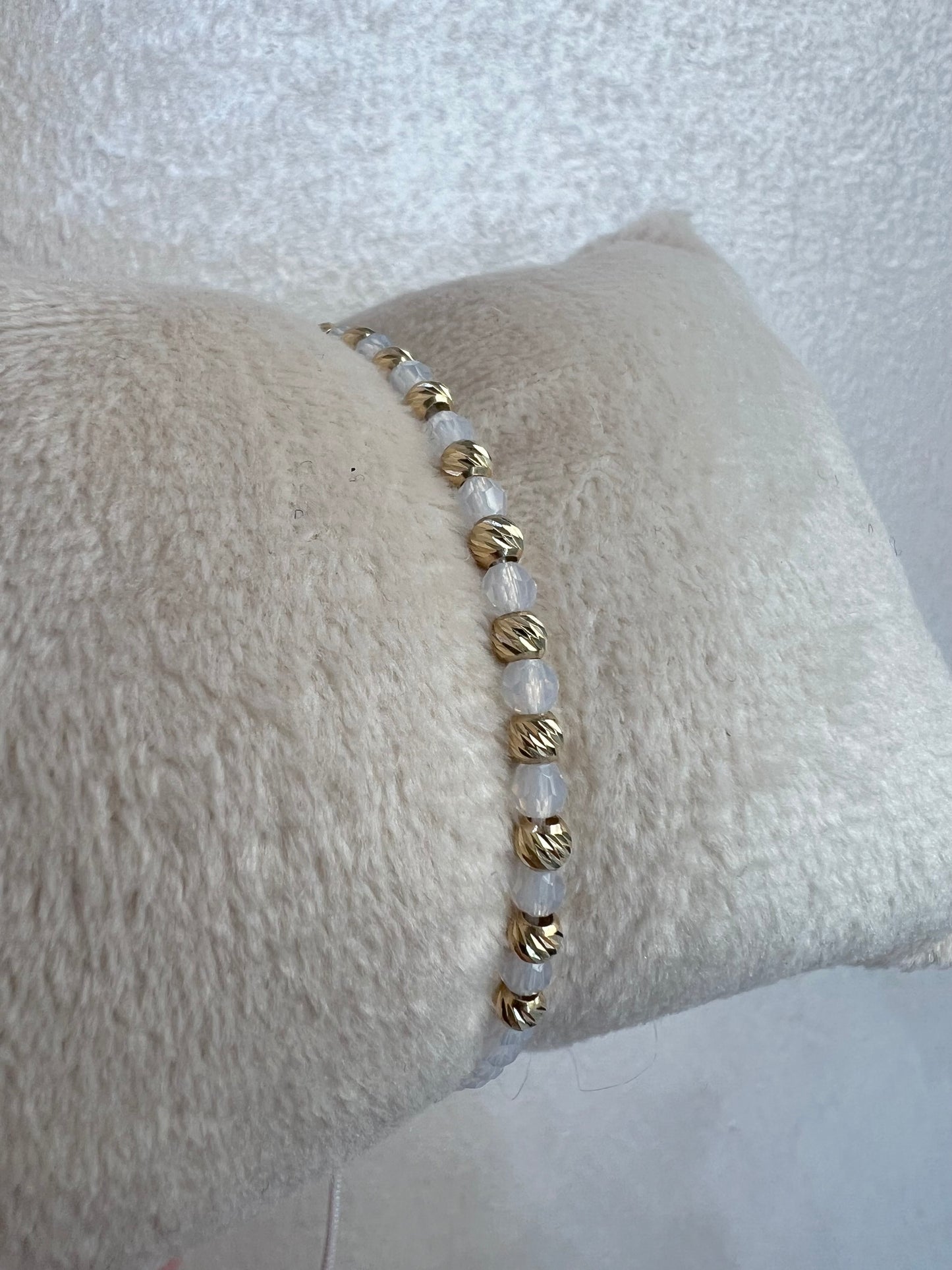 White Swarovski karkötő