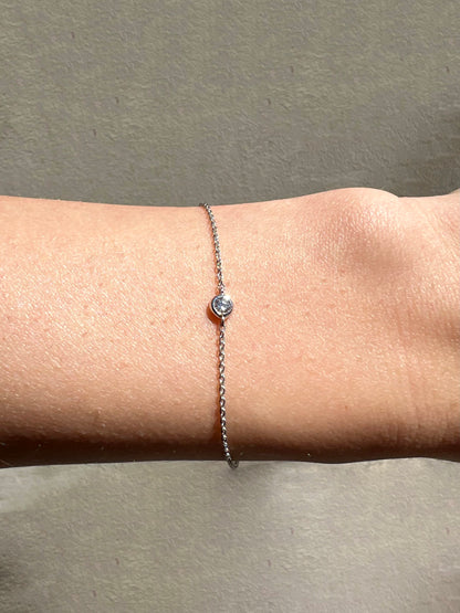 18 kt Fehér arany gyémánt karkötő 0,08 ct