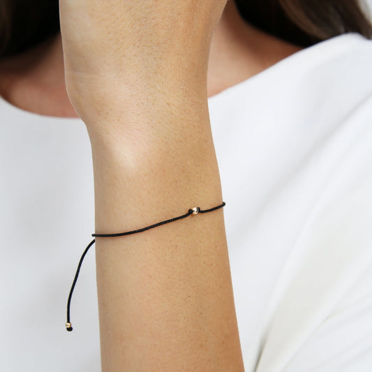 Madzag karkötő arany bogyókkal