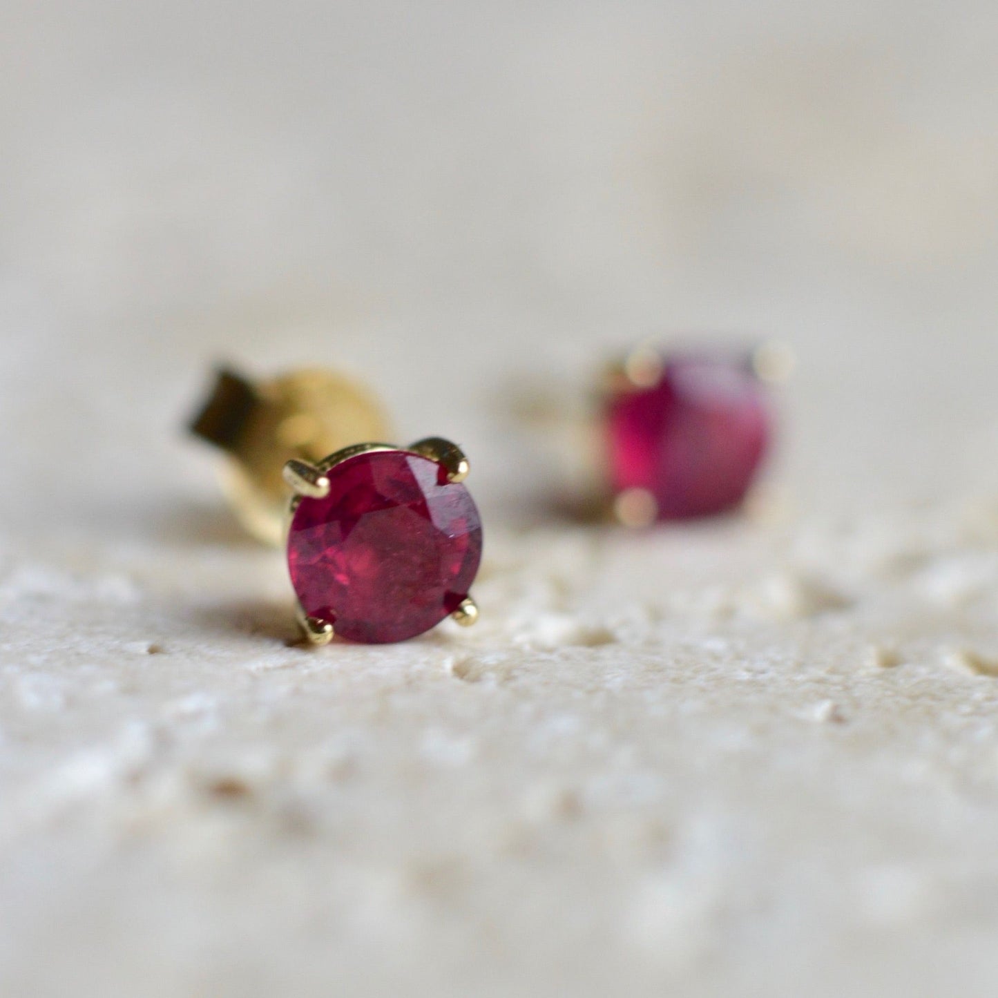 Sárga arany Rubin fülbevaló, stekkeres