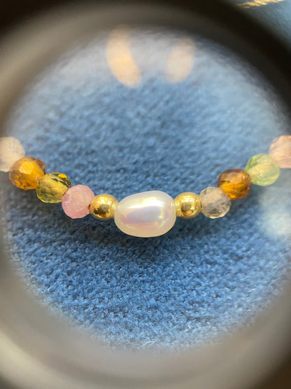 18 karátos arany nyaklánc turmalinokkal és gyöngyökkel díszítve