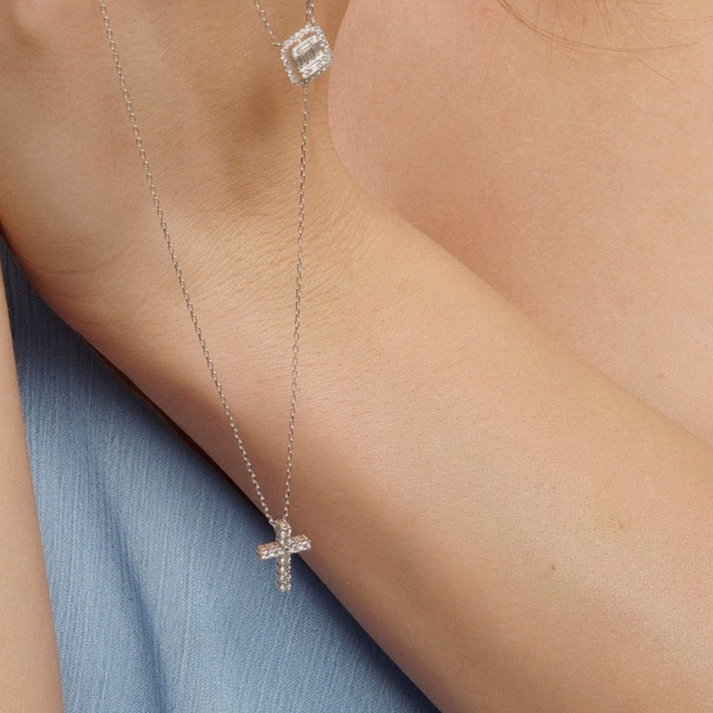 Fehér arany gyémánt kereszt nyaklánc