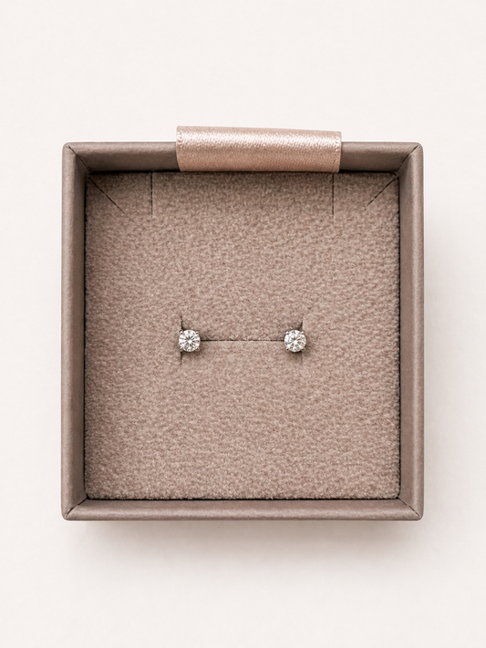 Fehér arany 0,30 ct gyémánt fülbevaló